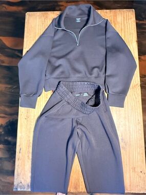 Old Navy Grey Women’s Sweatpants and Crop 1/4 zip
